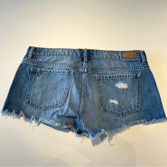 ๐๏ธ4 for 20$ / Mid-Low Waist Destructed Jean Short / Blue / 7 - Picture 3 of 7